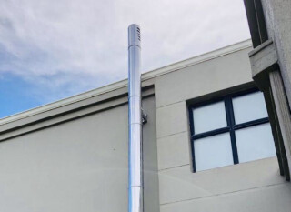 Double-walle stainless steel modular chimney, with 0.6mm-thick inner wall and intermediate insulation of 30 mm rockwool with an optional T200 seal